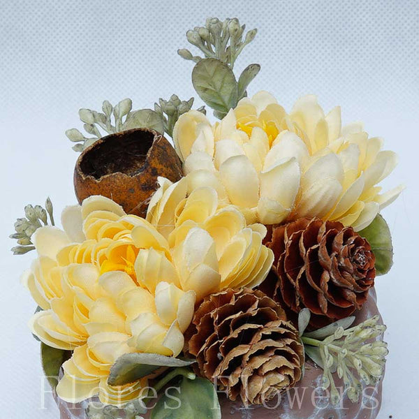 Dekorácia v cementovom obale, 12x12cm, žltá