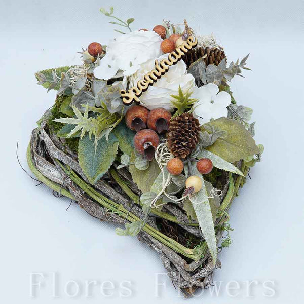 Dekorácia v prútenom srdiečku, 25x22x13cm, krémová