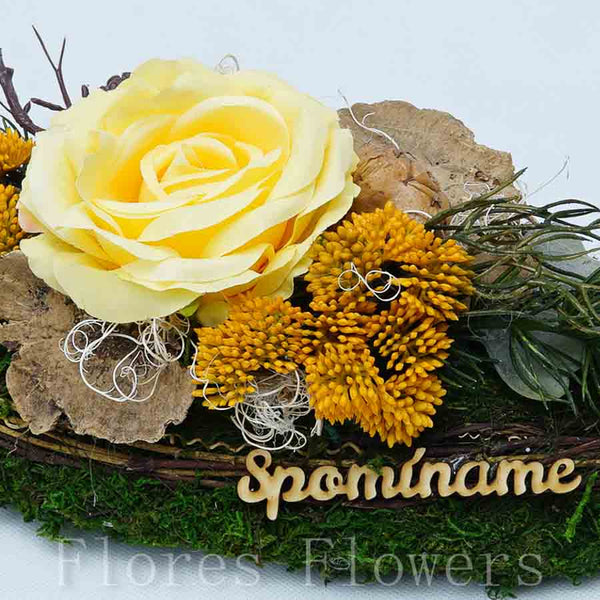 Dekorácia v machovom obale, 35x15x12cm, žltá