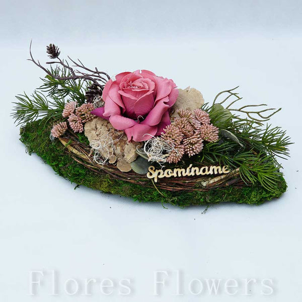 Dekorácia v machovom obale, 35x15x12cm, ružová