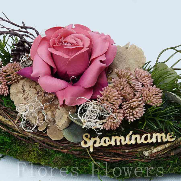 Dekorácia v machovom obale, 35x15x12cm, ružová