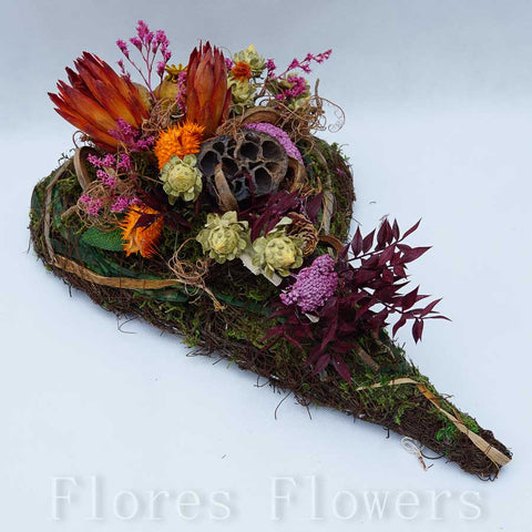 Dekorácia v machovom obale s proteou, 45x25cm