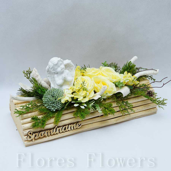 Dekorácia v drevenom obale s anjelom, 40x20x20cm žltá