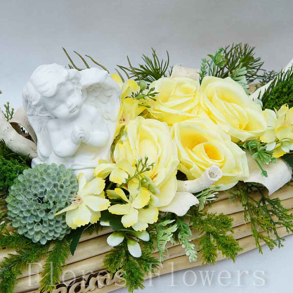 Dekorácia v drevenom obale s anjelom, 40x20x20cm žltá