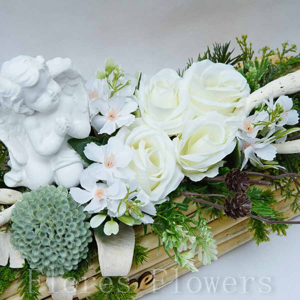 Dekorácia v drevenom obale s anjelom, 40x20x20cm krémová