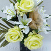 Zaťažená ikebana na vsunutie do vázy /spodok 5x15cm/, 45x25cm, krémovo-zelená
