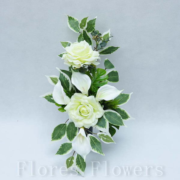 Zaťažená ikebana na vsunutie do vázy /spodok 5x15cm/, 45x25cm, krémovo-zelená