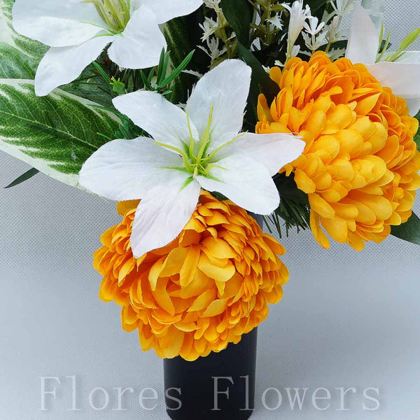 Zaťažená ikebana na vsunutie do vázy /spodok 5x15cm/, 45x25cm, krémovo-žltá