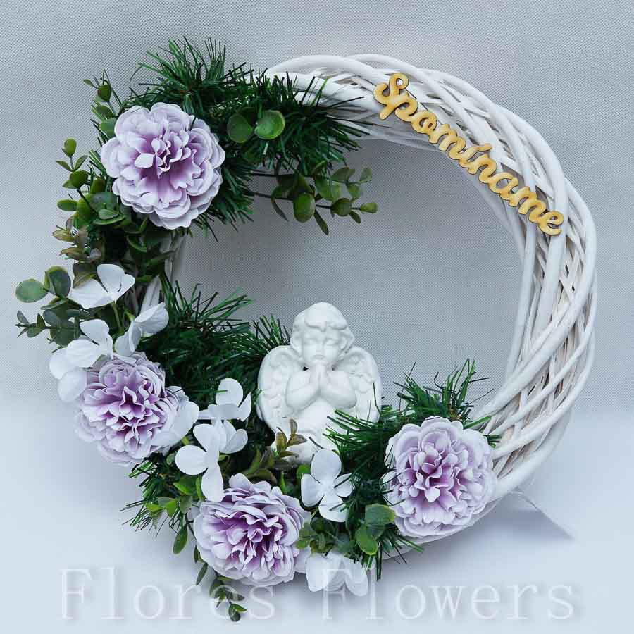Dekorácia na prútenom venčeku s anjelom, 33cm, krémovo-fialoavá