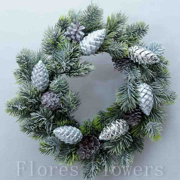 Venček vianočný, so šiškami, strieborný, 48cm